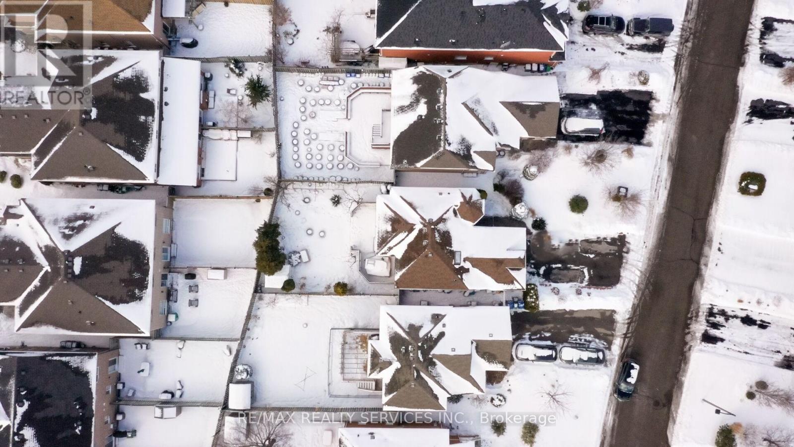 8 Bradwick Court, Caledon, Ontario  L7C 1B6 - Photo 41 - W12842406