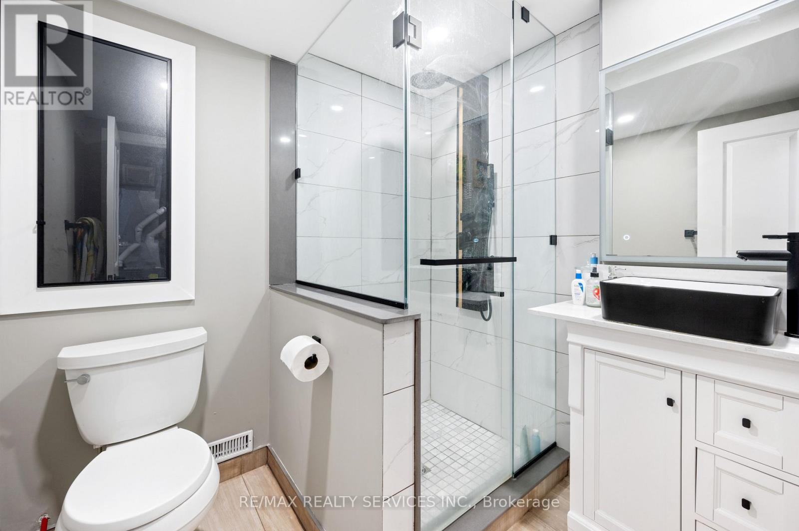 8 Bradwick Court, Caledon, Ontario  L7C 1B6 - Photo 31 - W12842406