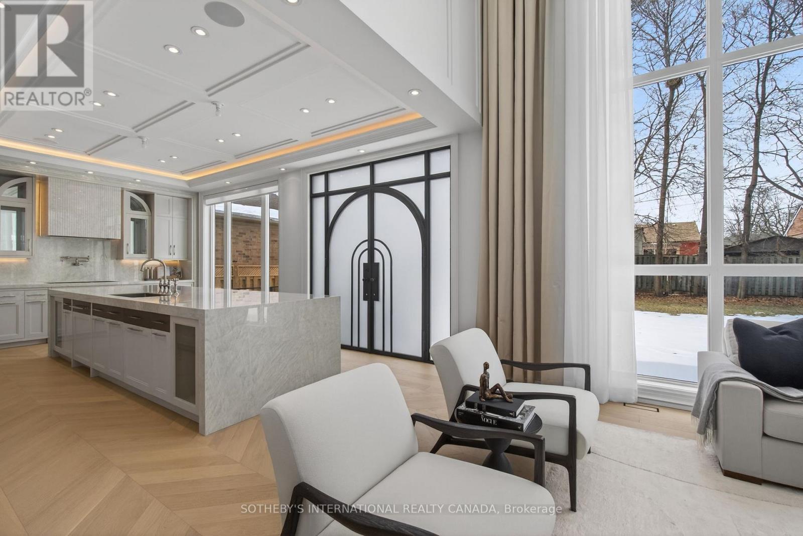 131 Mayfield Drive, Oakville (Cp College Park), Ontario  L6H 1K6 - Photo 12 - W12851454