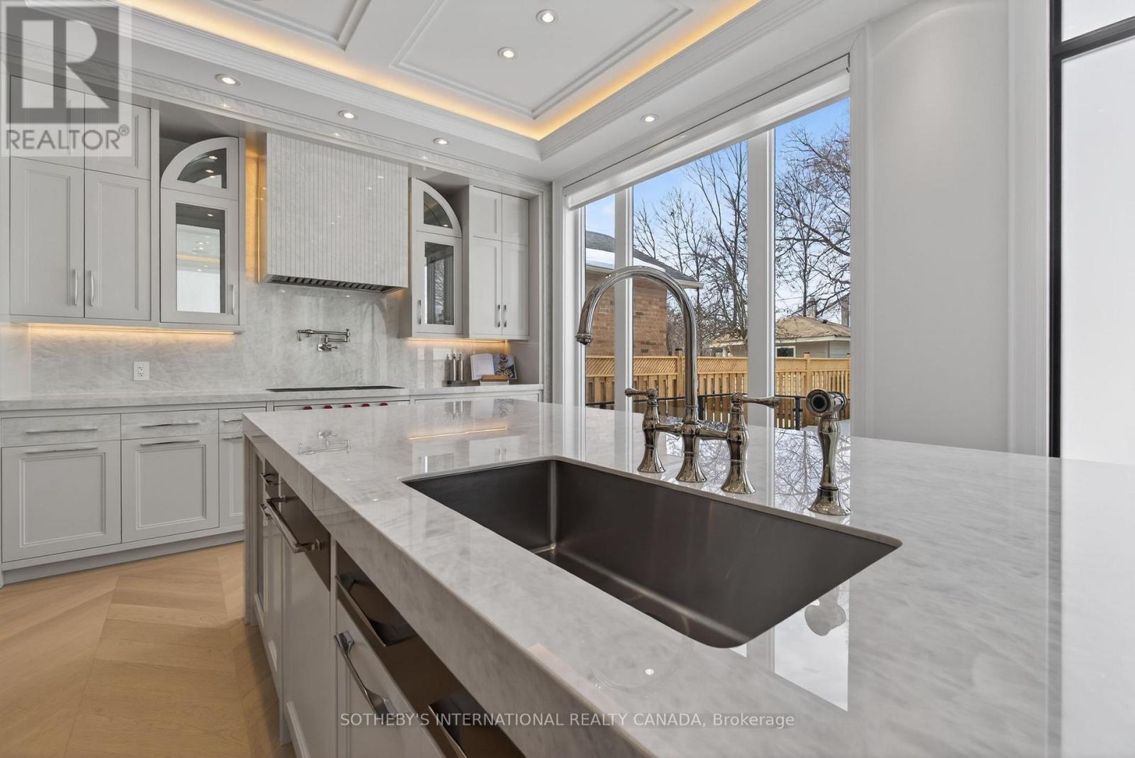 131 Mayfield Drive, Oakville (Cp College Park), Ontario  L6H 1K6 - Photo 14 - W12851454