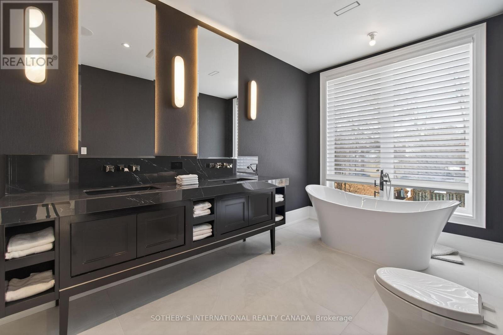 131 Mayfield Drive, Oakville (Cp College Park), Ontario  L6H 1K6 - Photo 28 - W12851454