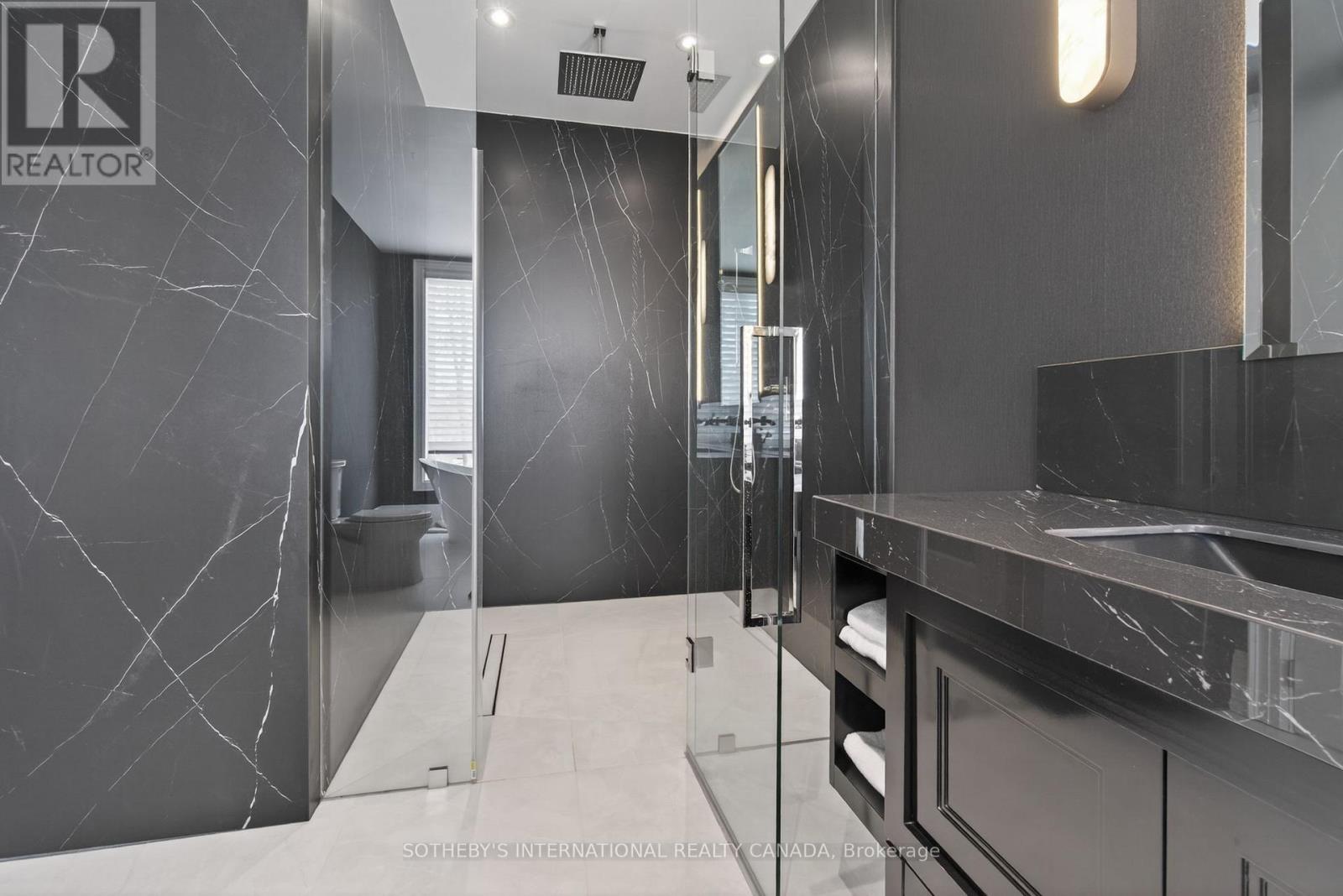 131 Mayfield Drive, Oakville (Cp College Park), Ontario  L6H 1K6 - Photo 29 - W12851454