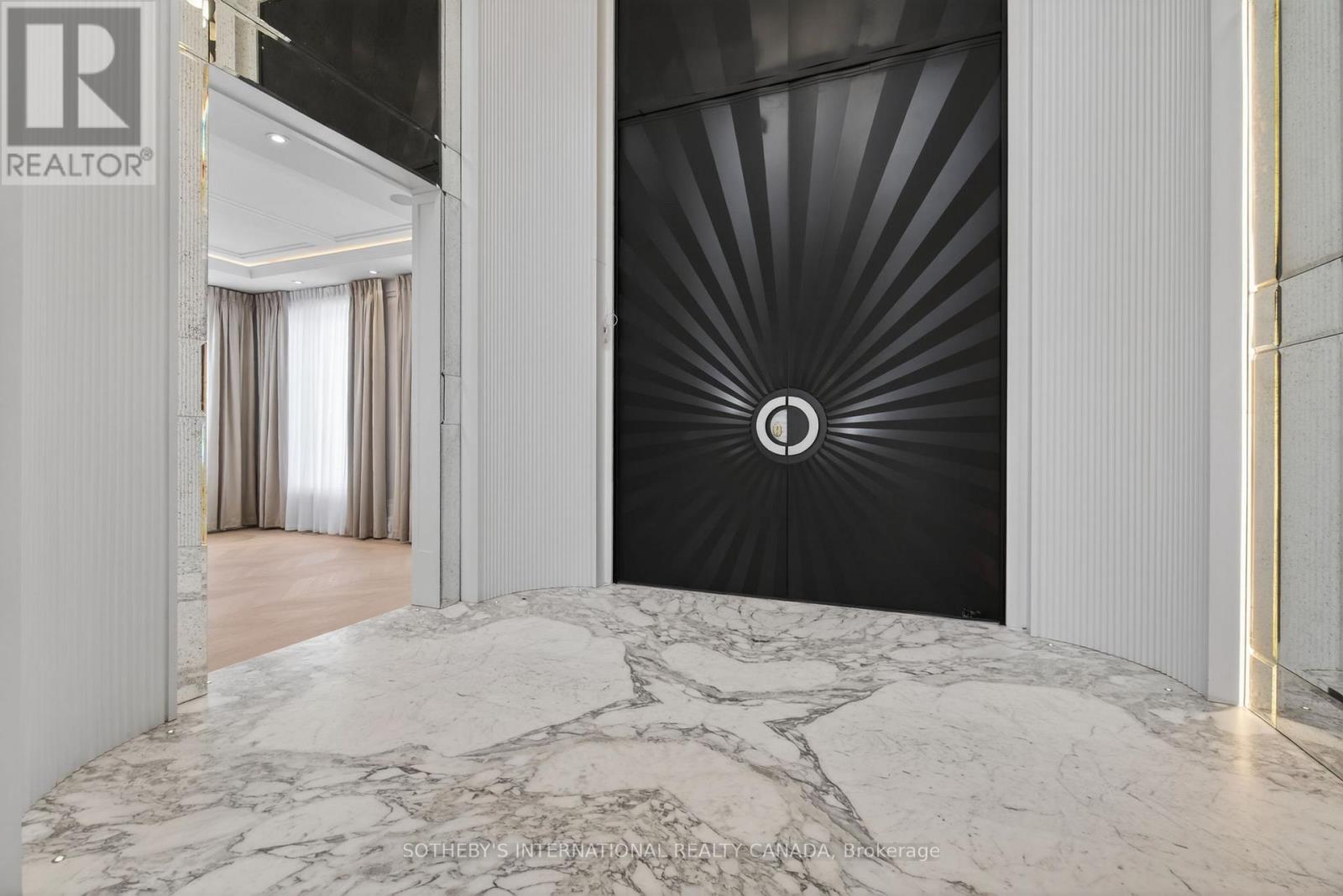 131 Mayfield Drive, Oakville (Cp College Park), Ontario  L6H 1K6 - Photo 3 - W12851454