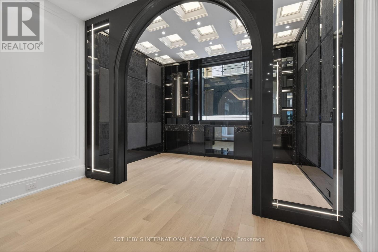 131 Mayfield Drive, Oakville (Cp College Park), Ontario  L6H 1K6 - Photo 36 - W12851454