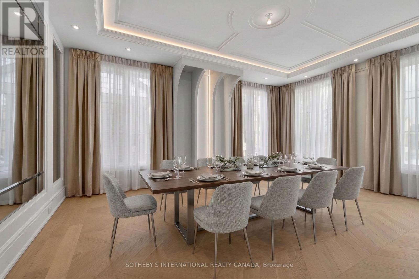 131 Mayfield Drive, Oakville (Cp College Park), Ontario  L6H 1K6 - Photo 4 - W12851454