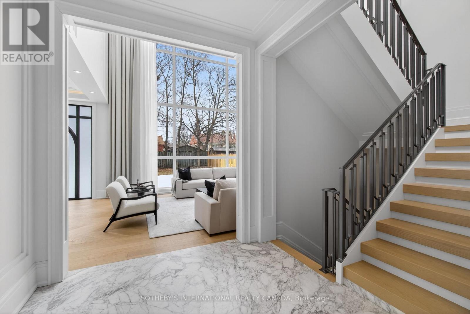 131 Mayfield Drive, Oakville (Cp College Park), Ontario  L6H 1K6 - Photo 6 - W12851454