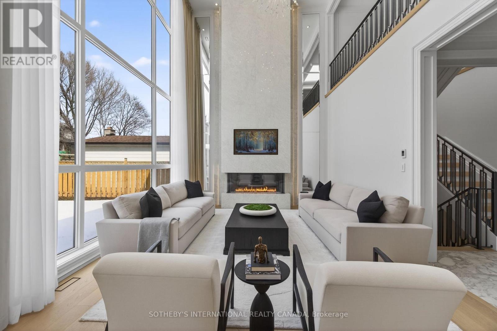 131 Mayfield Drive, Oakville (Cp College Park), Ontario  L6H 1K6 - Photo 8 - W12851454