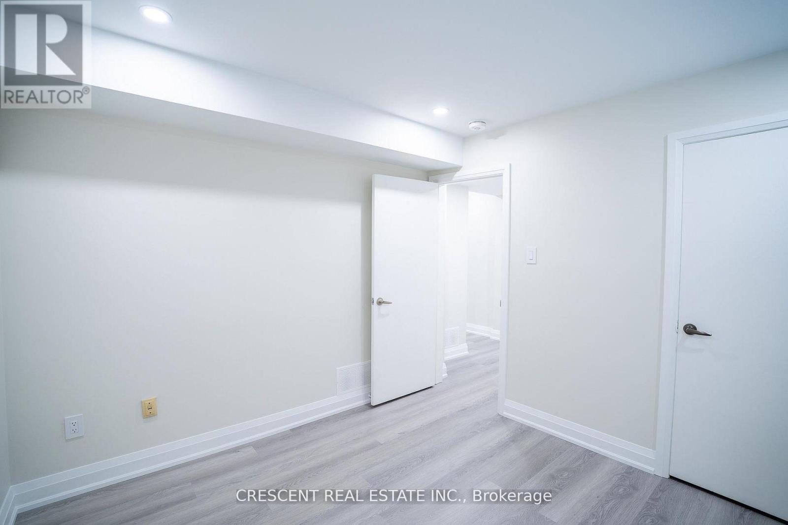 1 - 19 Queen Street W, Mississauga, Ontario  L5H 1L5 - Photo 5 - W12851508