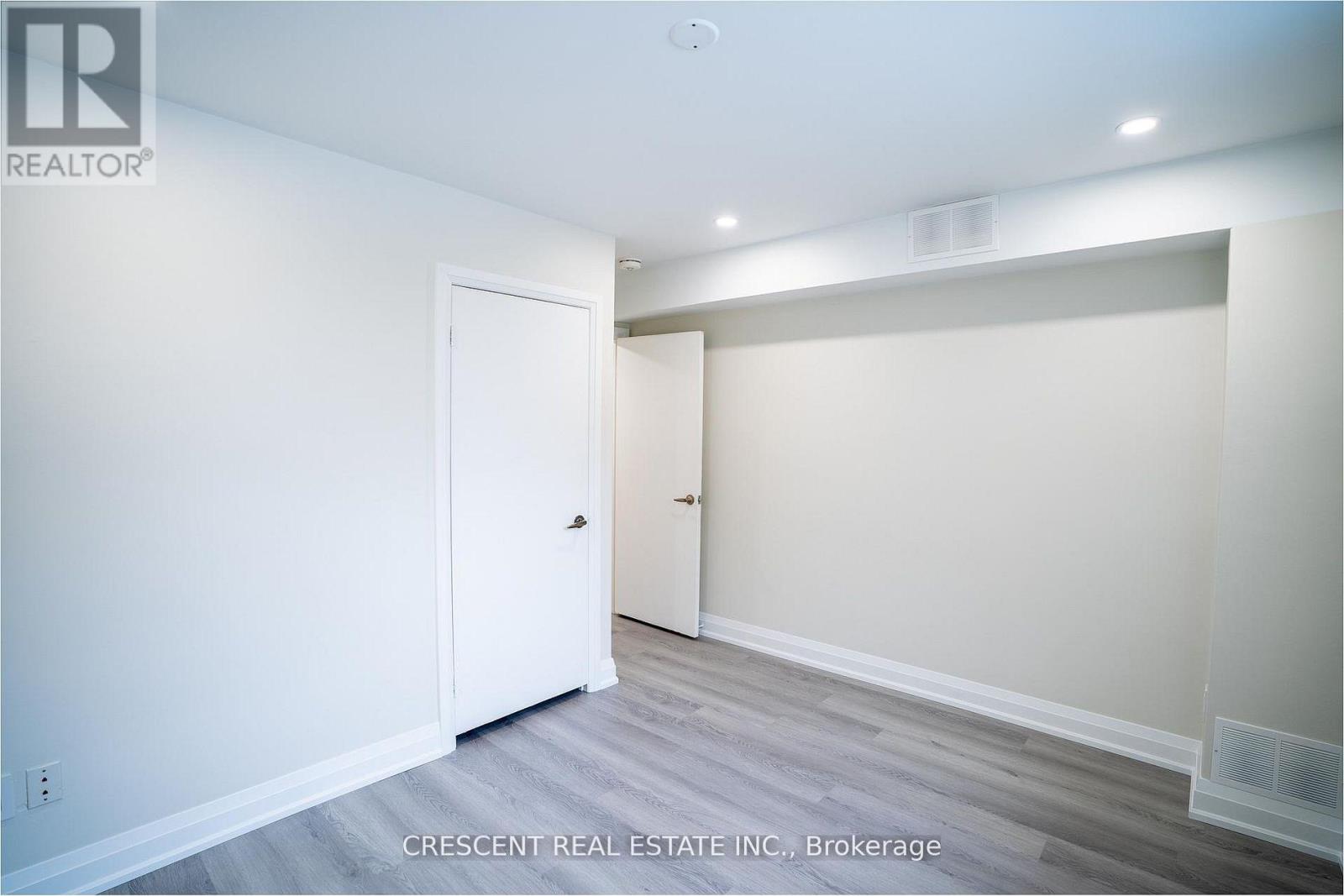 1 - 19 Queen Street W, Mississauga, Ontario  L5H 1L5 - Photo 7 - W12851508