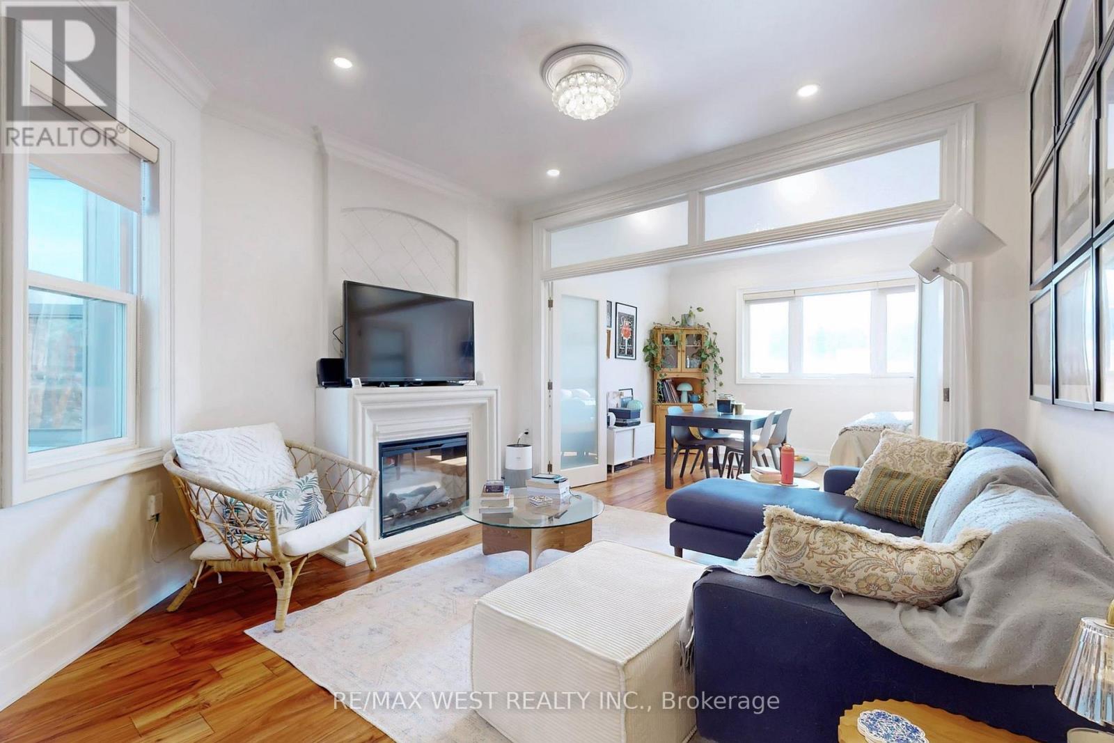 1602 BLOOR STREET W, Toronto, Ontario