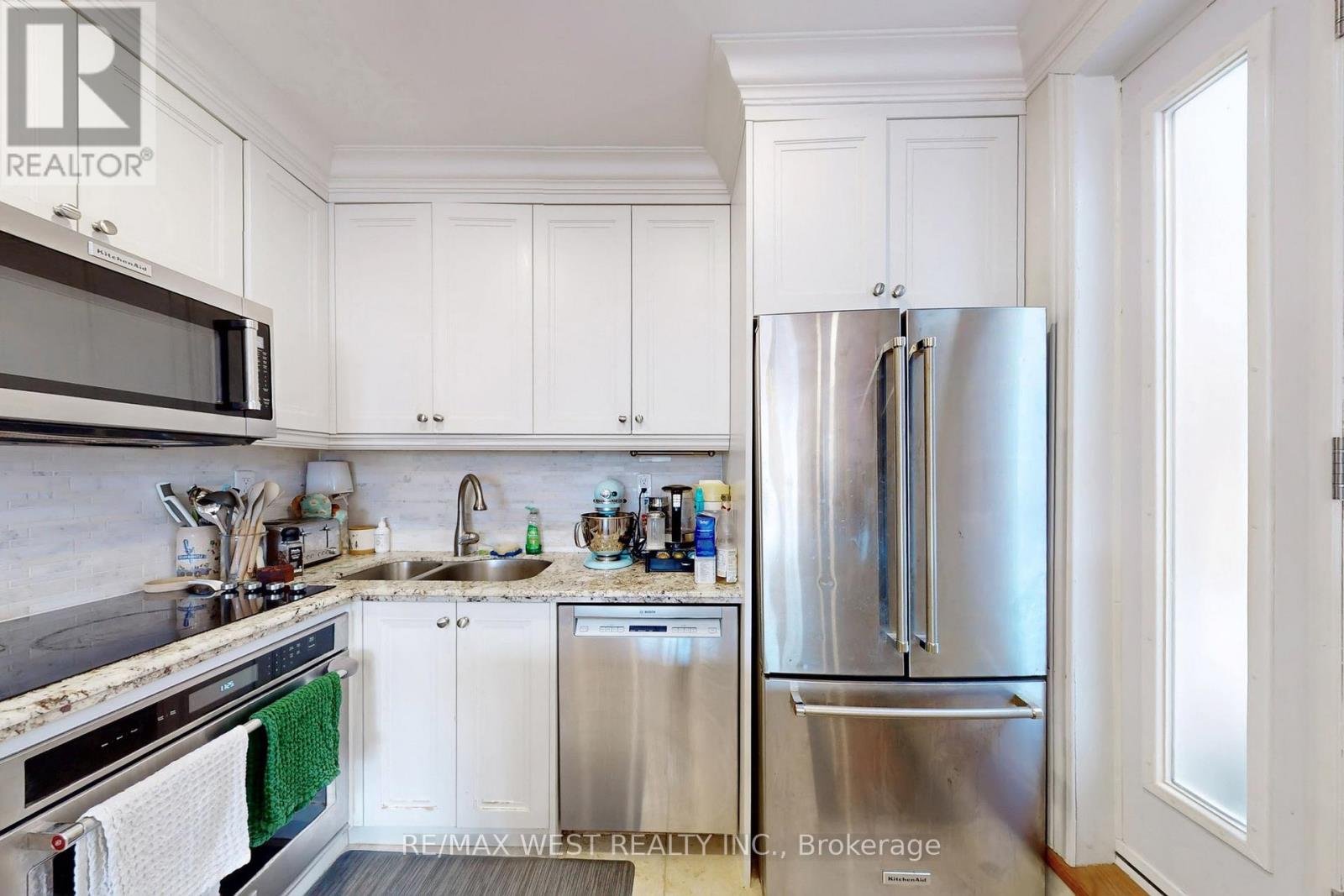 1602 Bloor Street W, Toronto, Ontario  M6P 1A7 - Photo 2 - W12851518