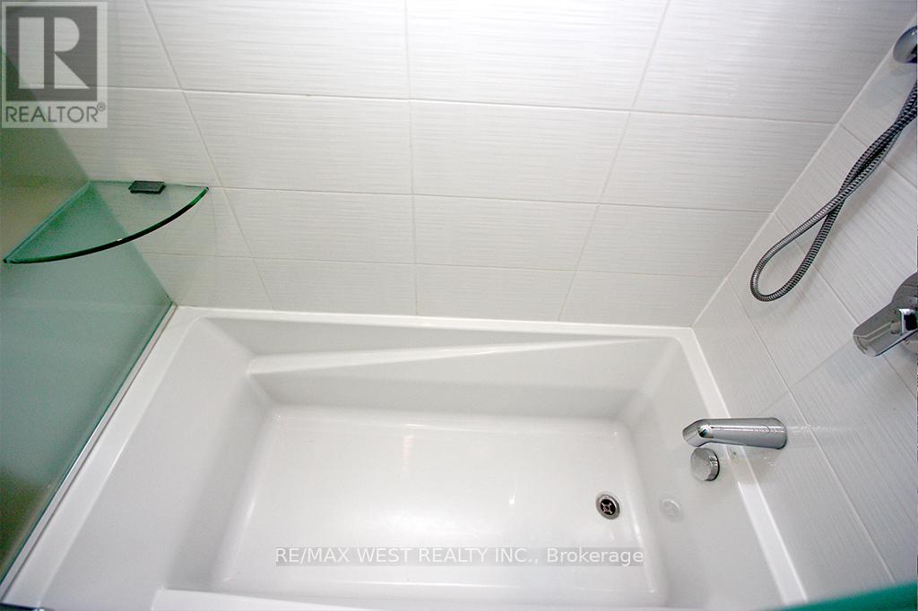 1602 Bloor Street W, Toronto, Ontario  M6P 1A7 - Photo 9 - W12851518