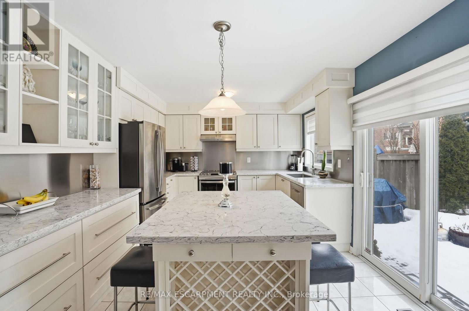 2505 Valleyridge Drive, Oakville, Ontario  L6M 5H3 - Photo 13 - W12851528