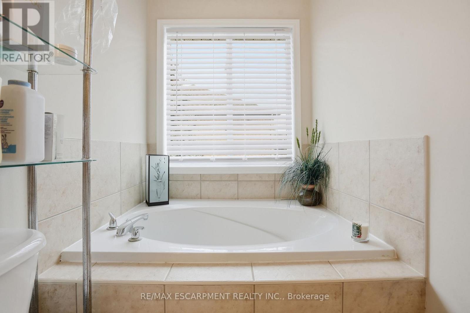 2505 Valleyridge Drive, Oakville, Ontario  L6M 5H3 - Photo 24 - W12851528