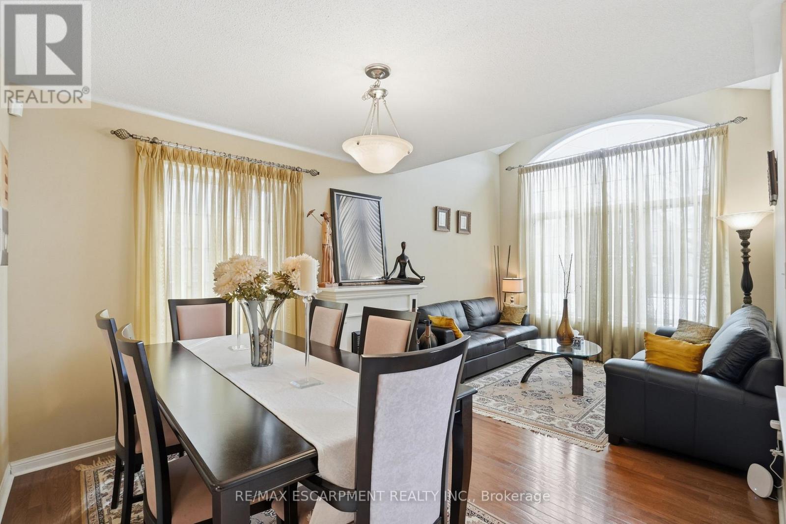 2505 Valleyridge Drive, Oakville, Ontario  L6M 5H3 - Photo 6 - W12851528