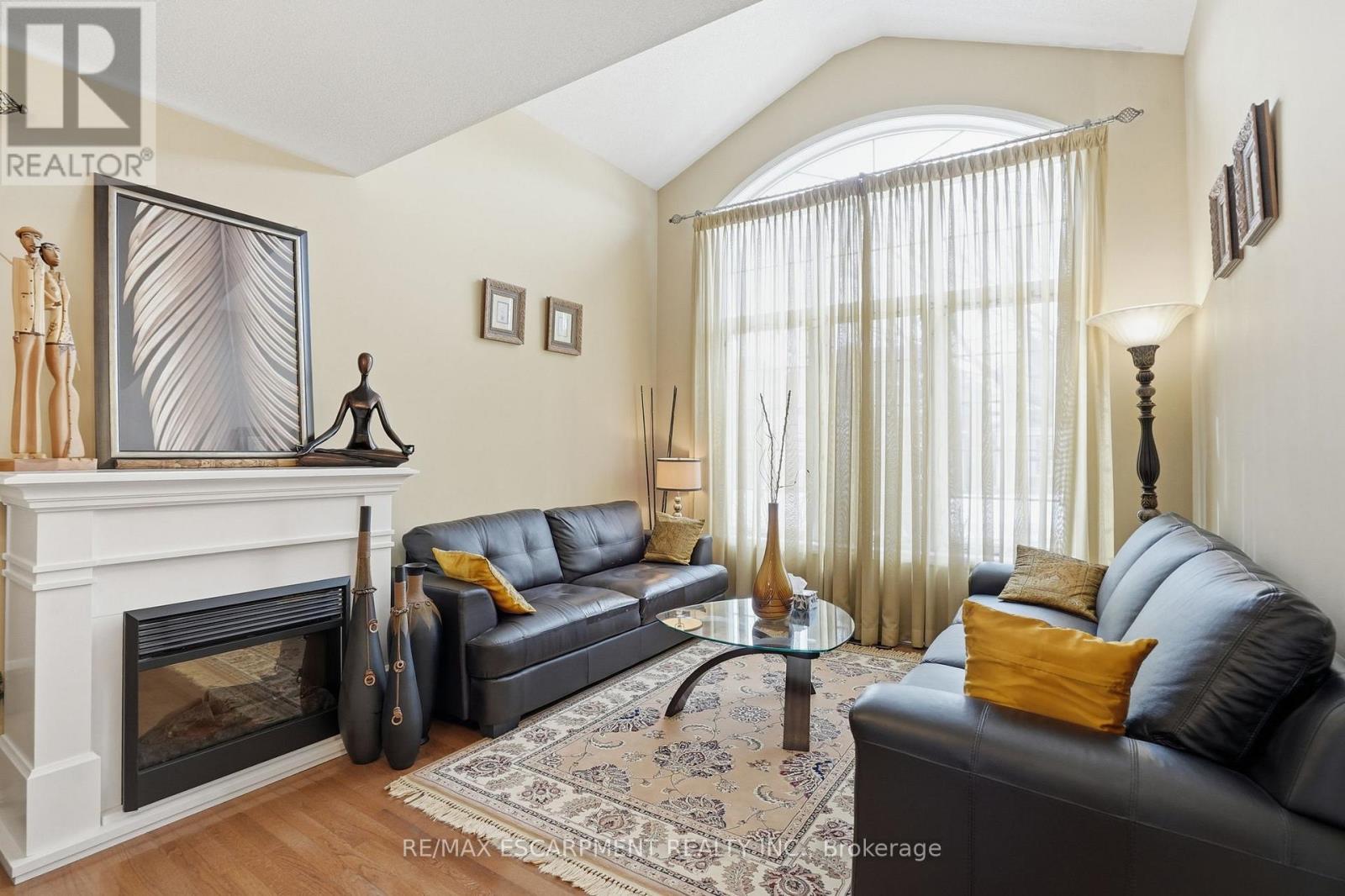 2505 Valleyridge Drive, Oakville, Ontario  L6M 5H3 - Photo 7 - W12851528