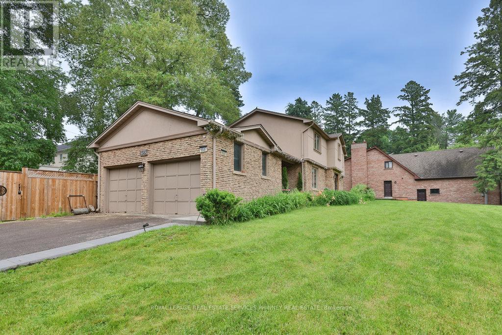 386 Pinetree Way, Mississauga, Ontario  L5G 2V6 - Photo 2 - W12851590