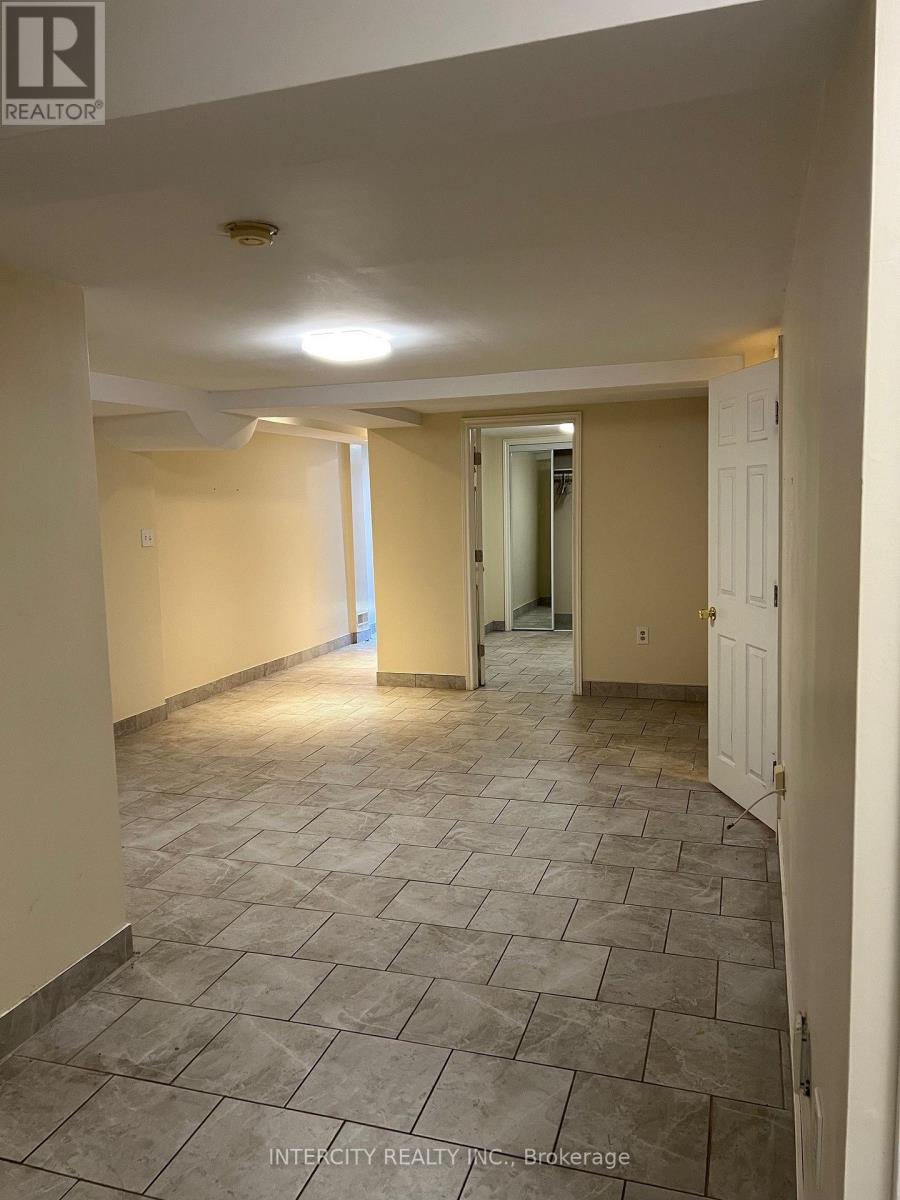 4 Pennyroyal Crescent, Brampton, Ontario  L6S 6J8 - Photo 2 - W12851600