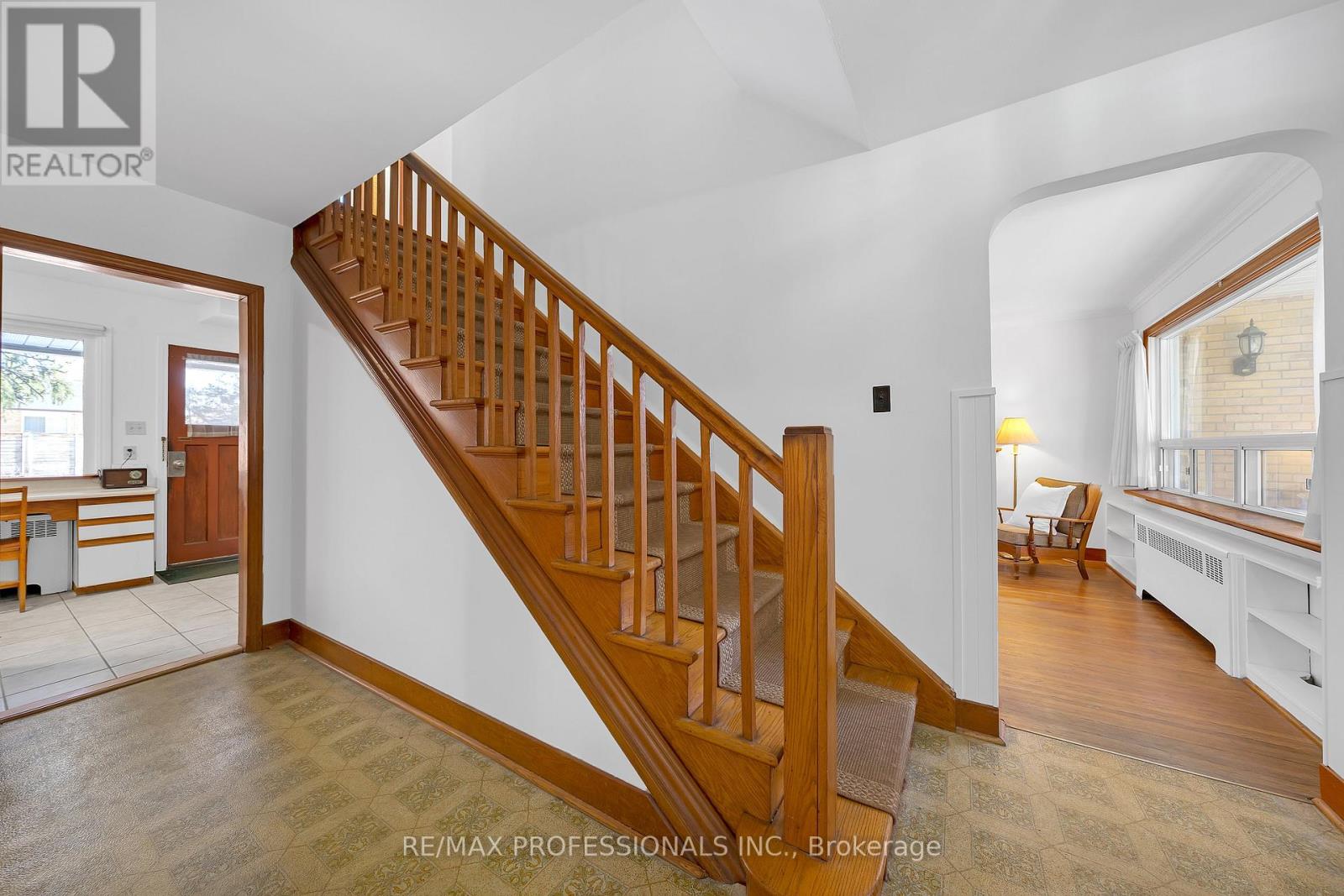 29 Tremont Road, Toronto, Ontario  M9B 3X3 - Photo 10 - W12851616