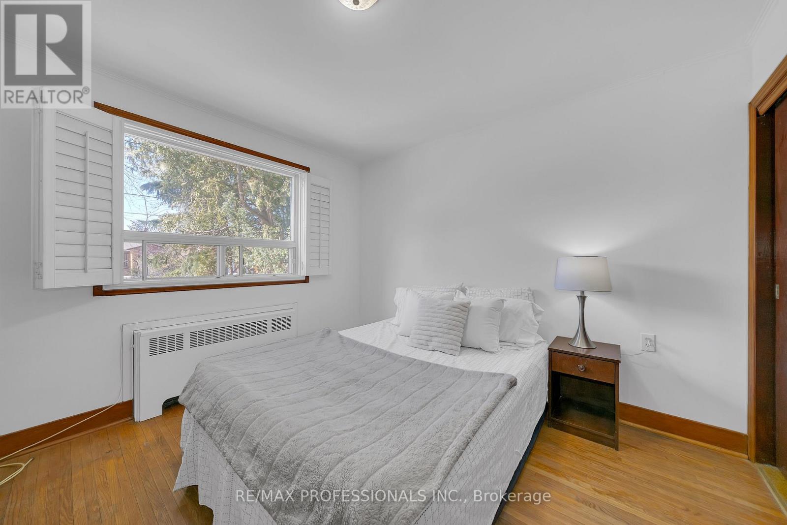 29 Tremont Road, Toronto, Ontario  M9B 3X3 - Photo 11 - W12851616