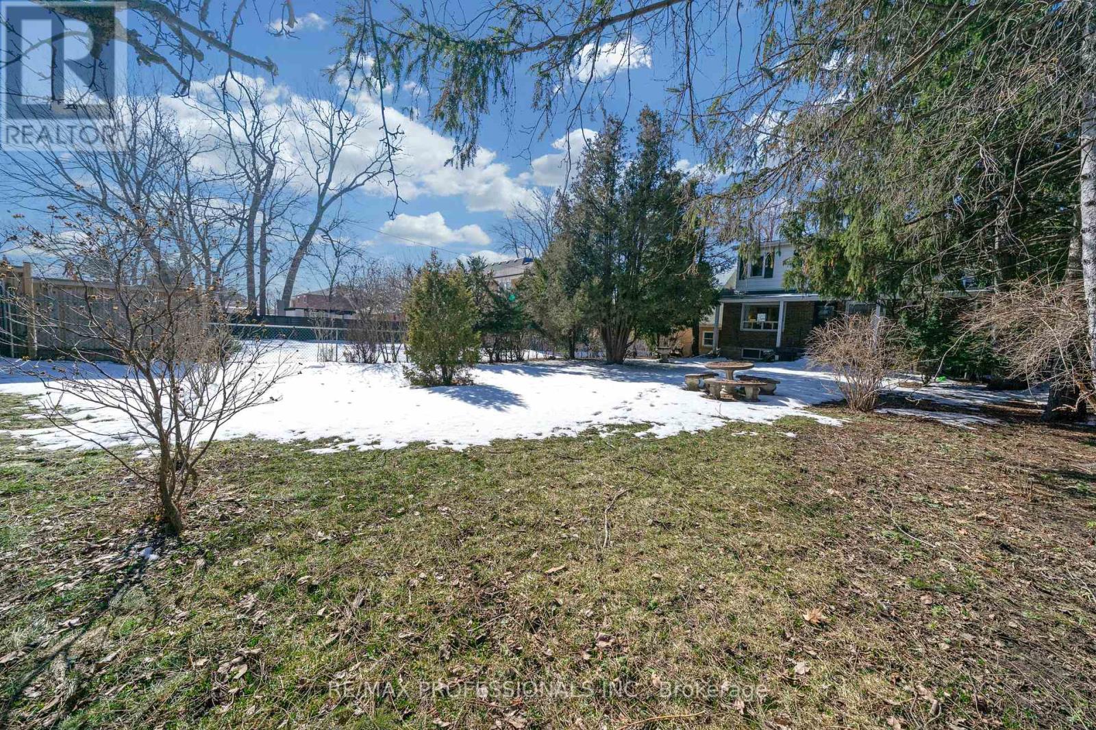 29 Tremont Road, Toronto, Ontario  M9B 3X3 - Photo 16 - W12851616