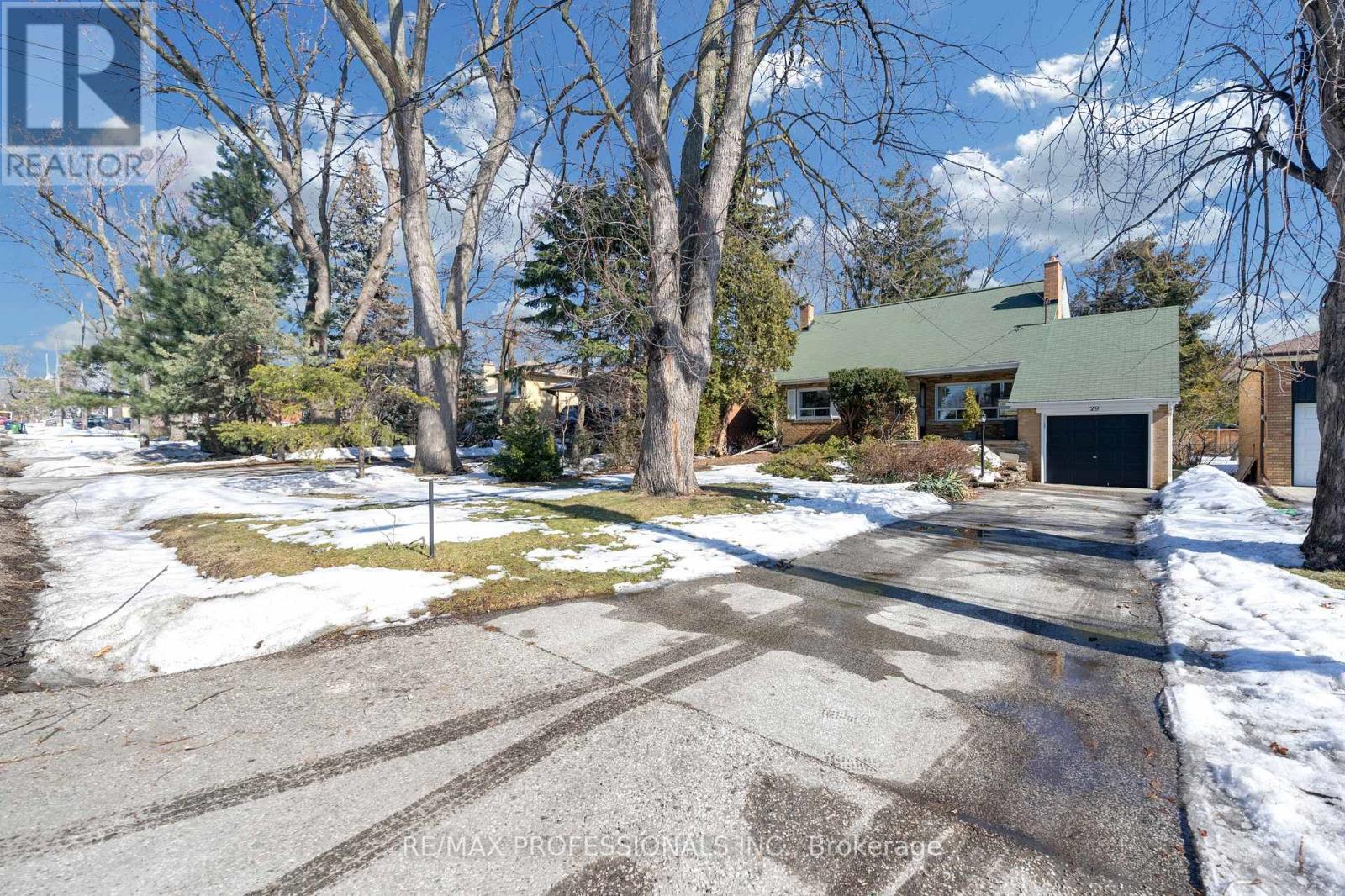 29 Tremont Road, Toronto, Ontario  M9B 3X3 - Photo 37 - W12851616