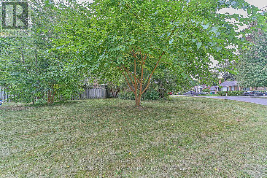 1292 Crossfield Bend, Mississauga, Ontario  L5G 3P4 - Photo 14 - W12851620