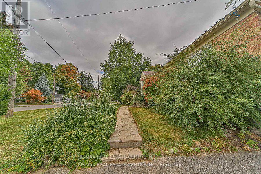 1292 Crossfield Bend, Mississauga, Ontario  L5G 3P4 - Photo 15 - W12851620