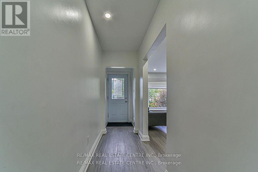 1292 Crossfield Bend, Mississauga, Ontario  L5G 3P4 - Photo 18 - W12851620