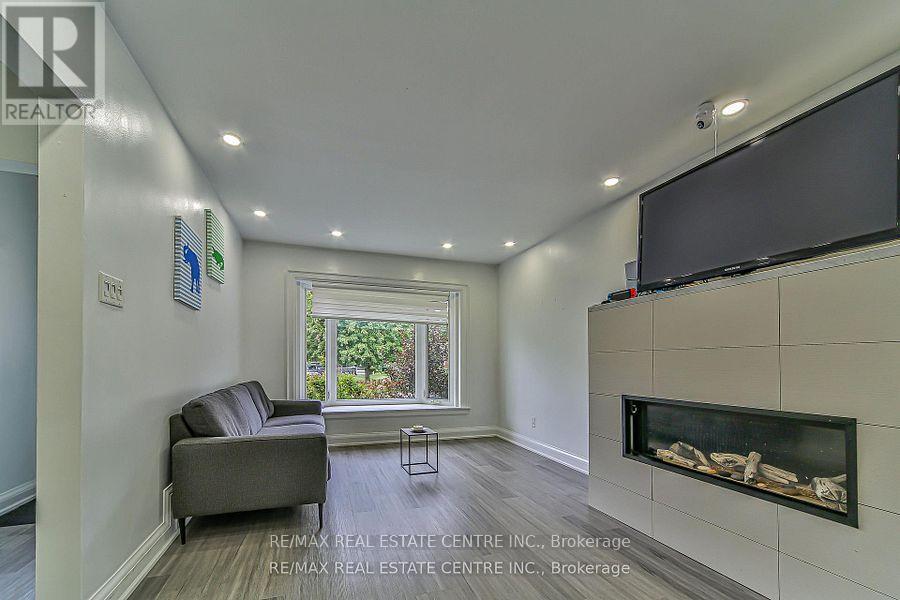 1292 Crossfield Bend, Mississauga, Ontario  L5G 3P4 - Photo 19 - W12851620