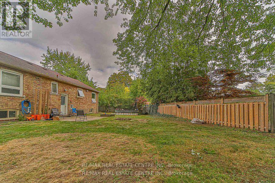 1292 Crossfield Bend, Mississauga, Ontario  L5G 3P4 - Photo 36 - W12851620