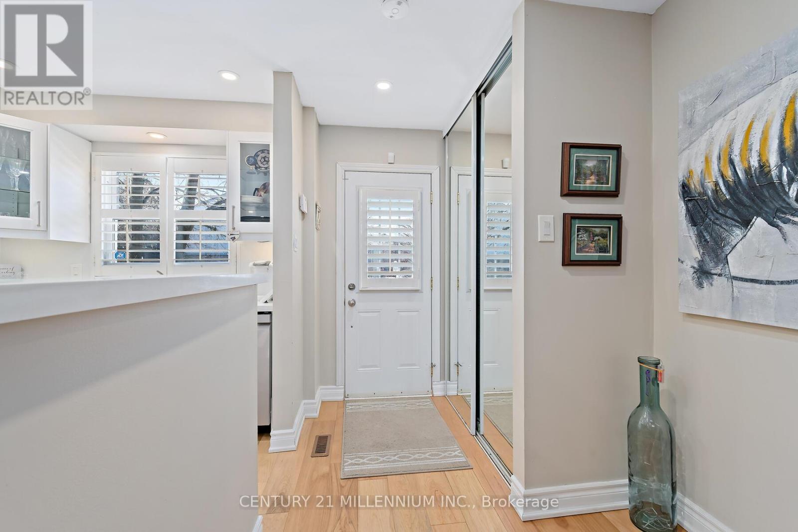 19 - 6699 Falconer Drive, Mississauga, Ontario  L5N 2E3 - Photo 2 - W12851626