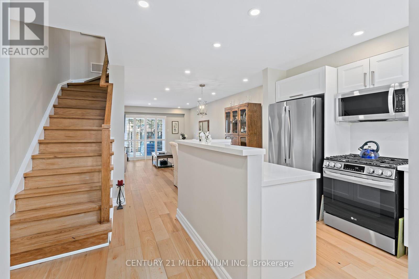 19 - 6699 Falconer Drive, Mississauga, Ontario  L5N 2E3 - Photo 3 - W12851626