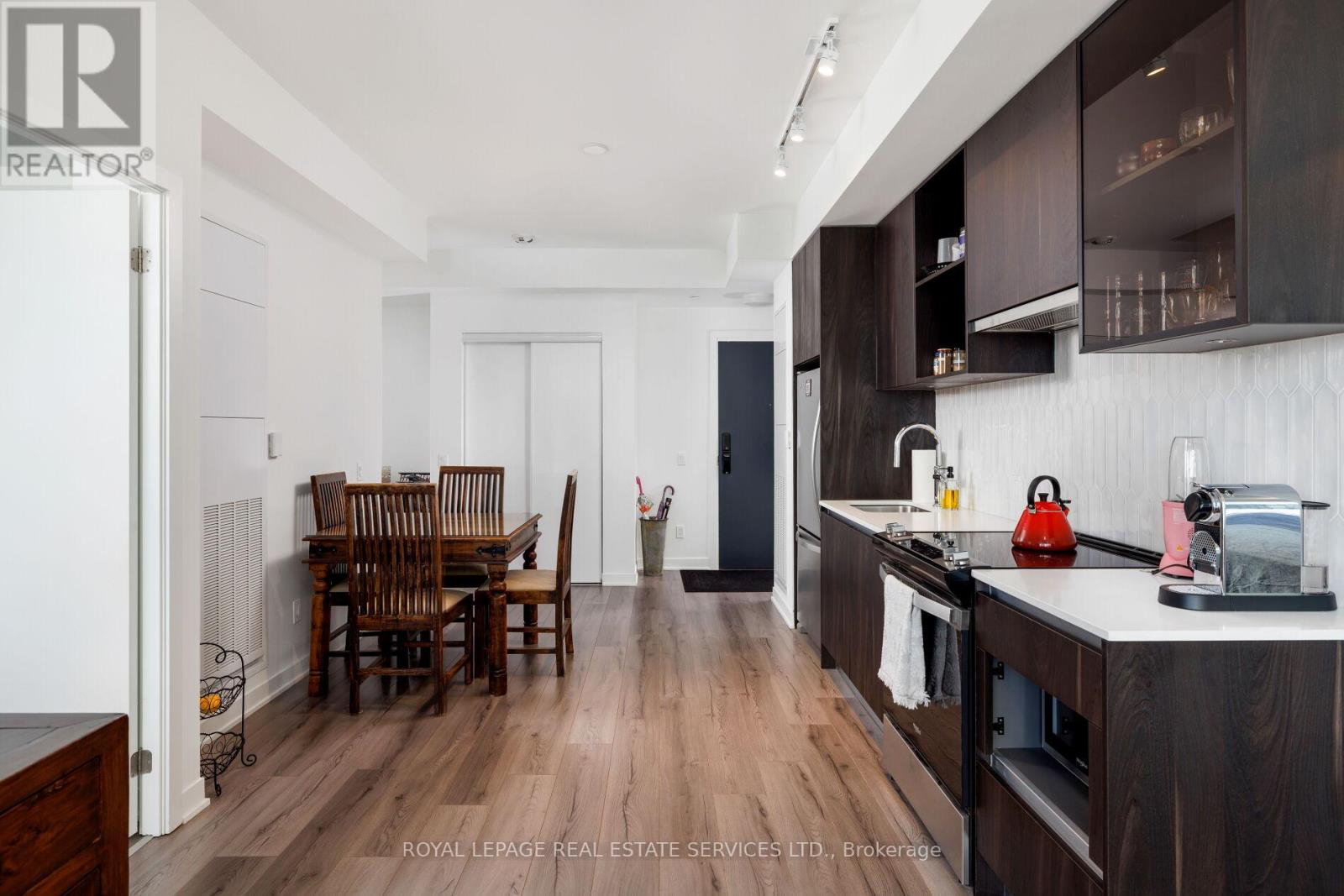 424 - 405 Dundas Street W, Oakville, Ontario  L6M 5P9 - Photo 8 - W12851628