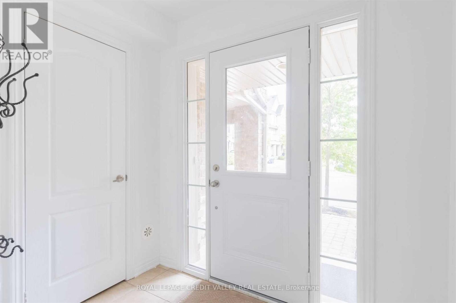 79 - 2435 Greenwich Drive, Oakville, Ontario  L6M 0S4 - Photo 5 - W12851656