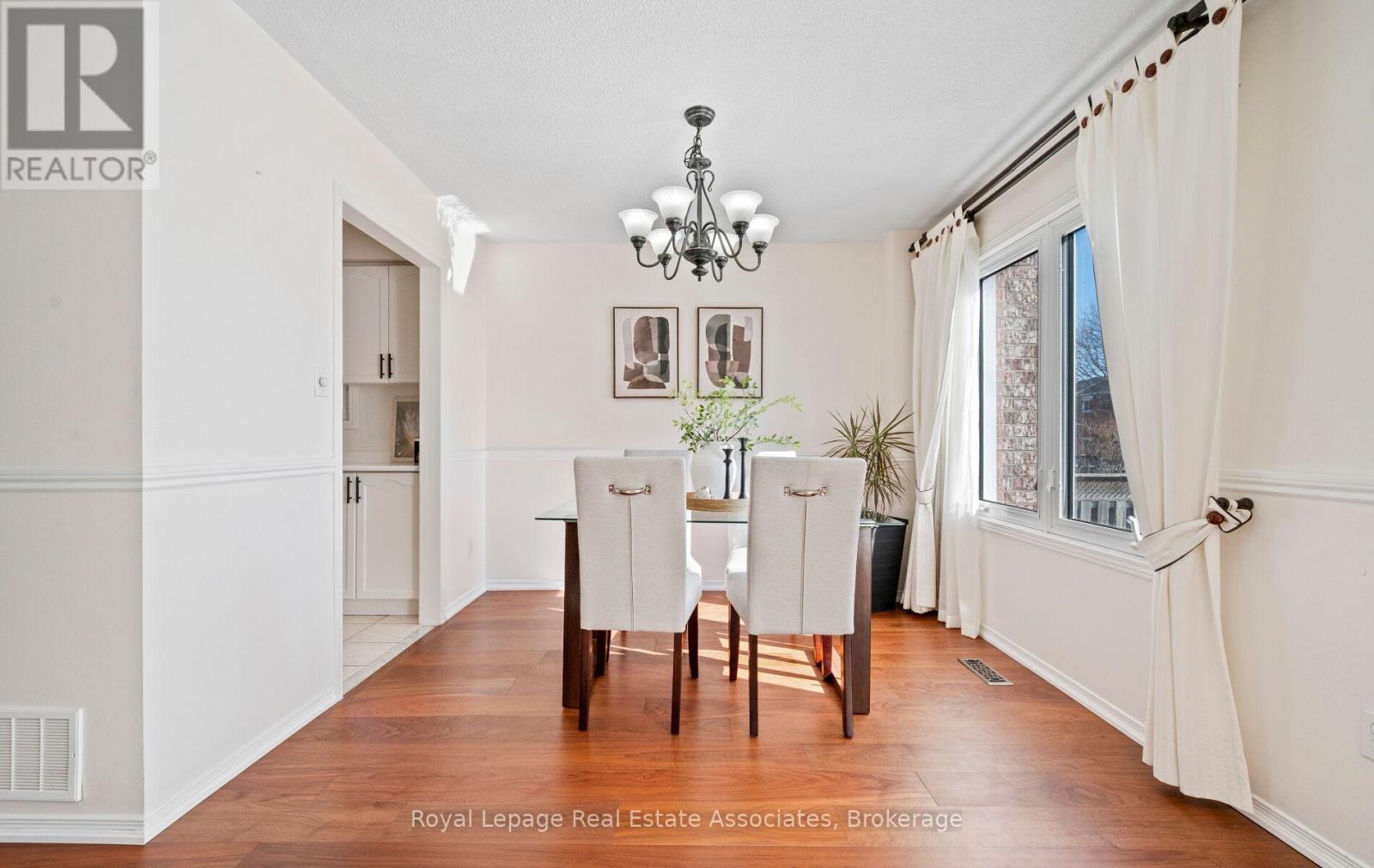 144 Genesee Drive, Oakville, Ontario  L6H 5Y9 - Photo 10 - W12851668