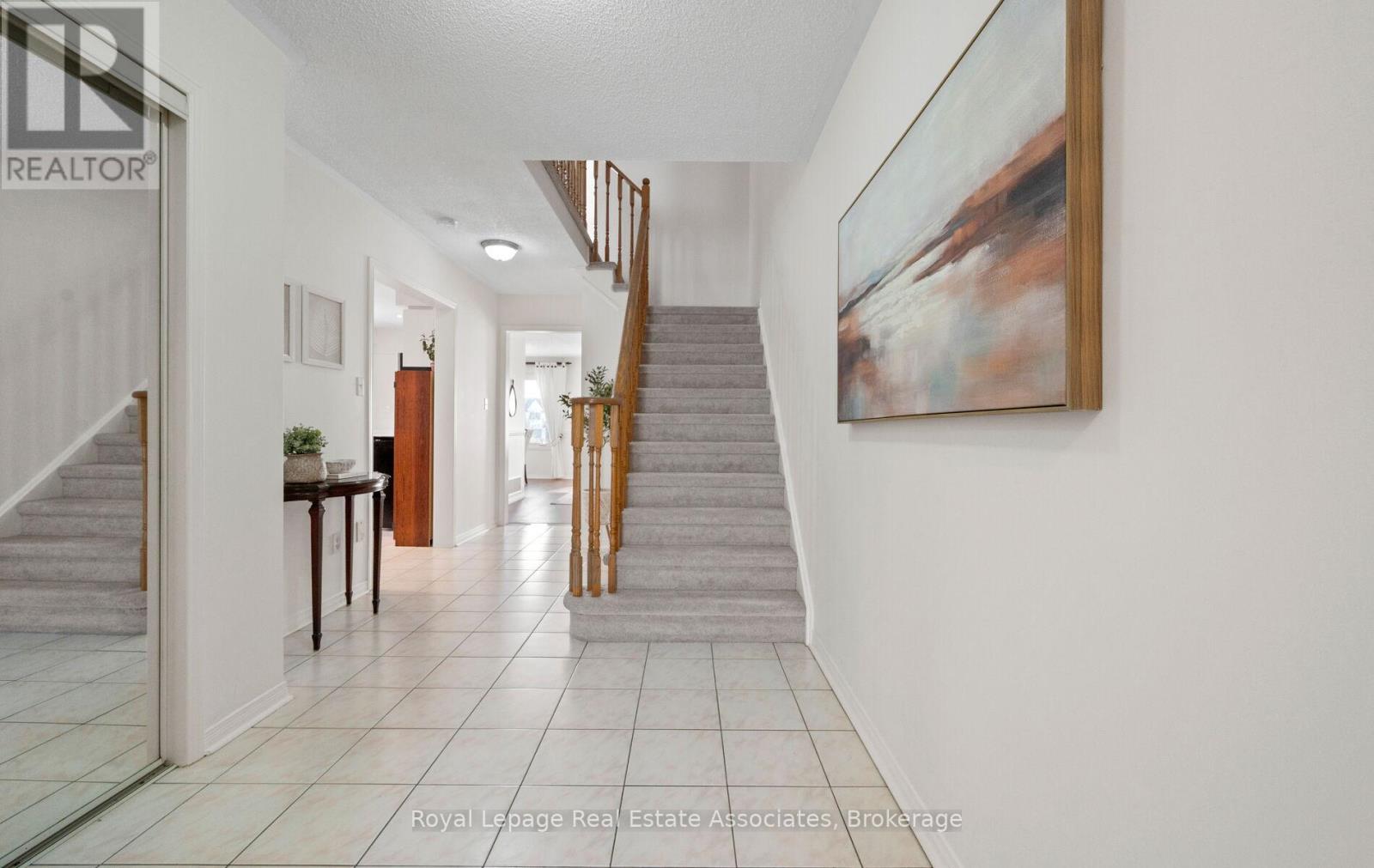 144 Genesee Drive, Oakville, Ontario  L6H 5Y9 - Photo 14 - W12851668