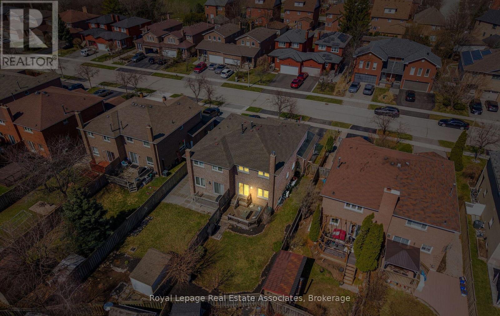 144 Genesee Drive, Oakville, Ontario  L6H 5Y9 - Photo 37 - W12851668