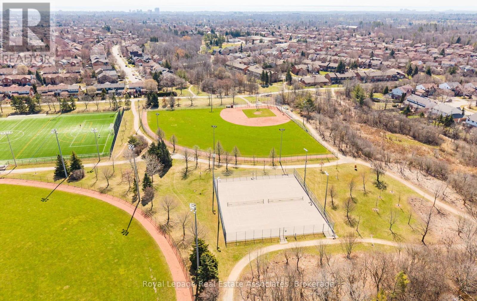 144 Genesee Drive, Oakville, Ontario  L6H 5Y9 - Photo 39 - W12851668