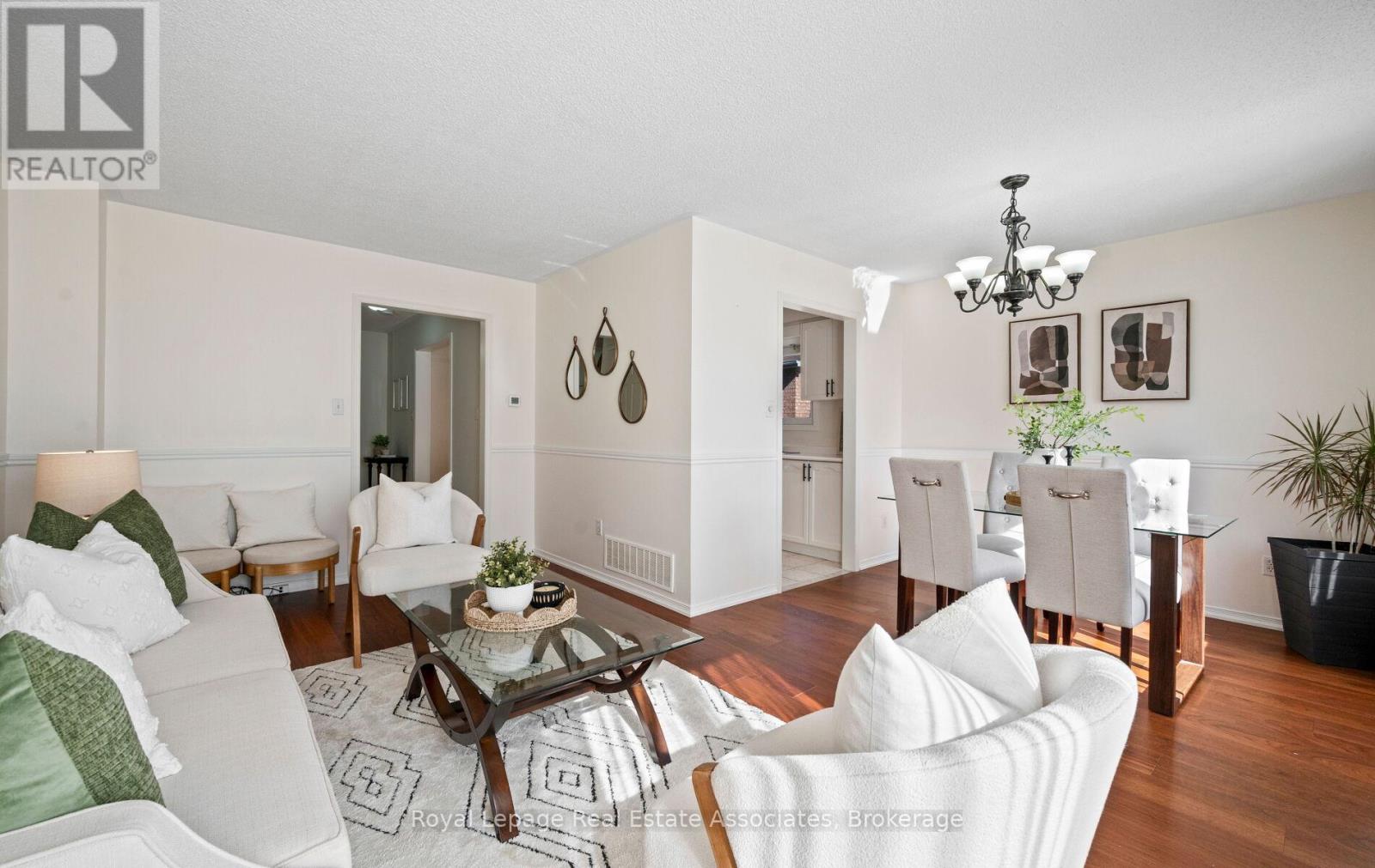 144 Genesee Drive, Oakville, Ontario  L6H 5Y9 - Photo 5 - W12851668