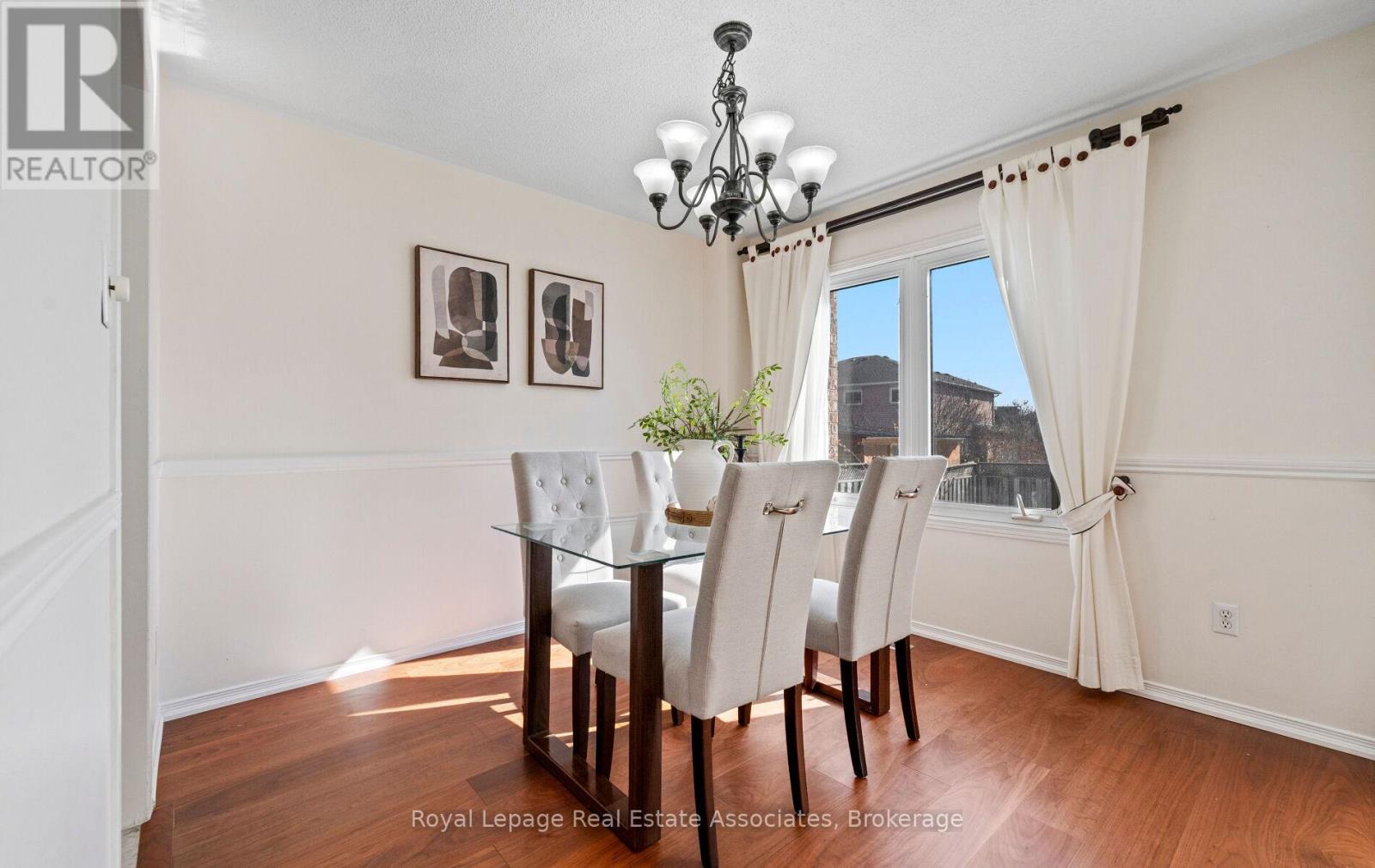 144 Genesee Drive, Oakville, Ontario  L6H 5Y9 - Photo 6 - W12851668