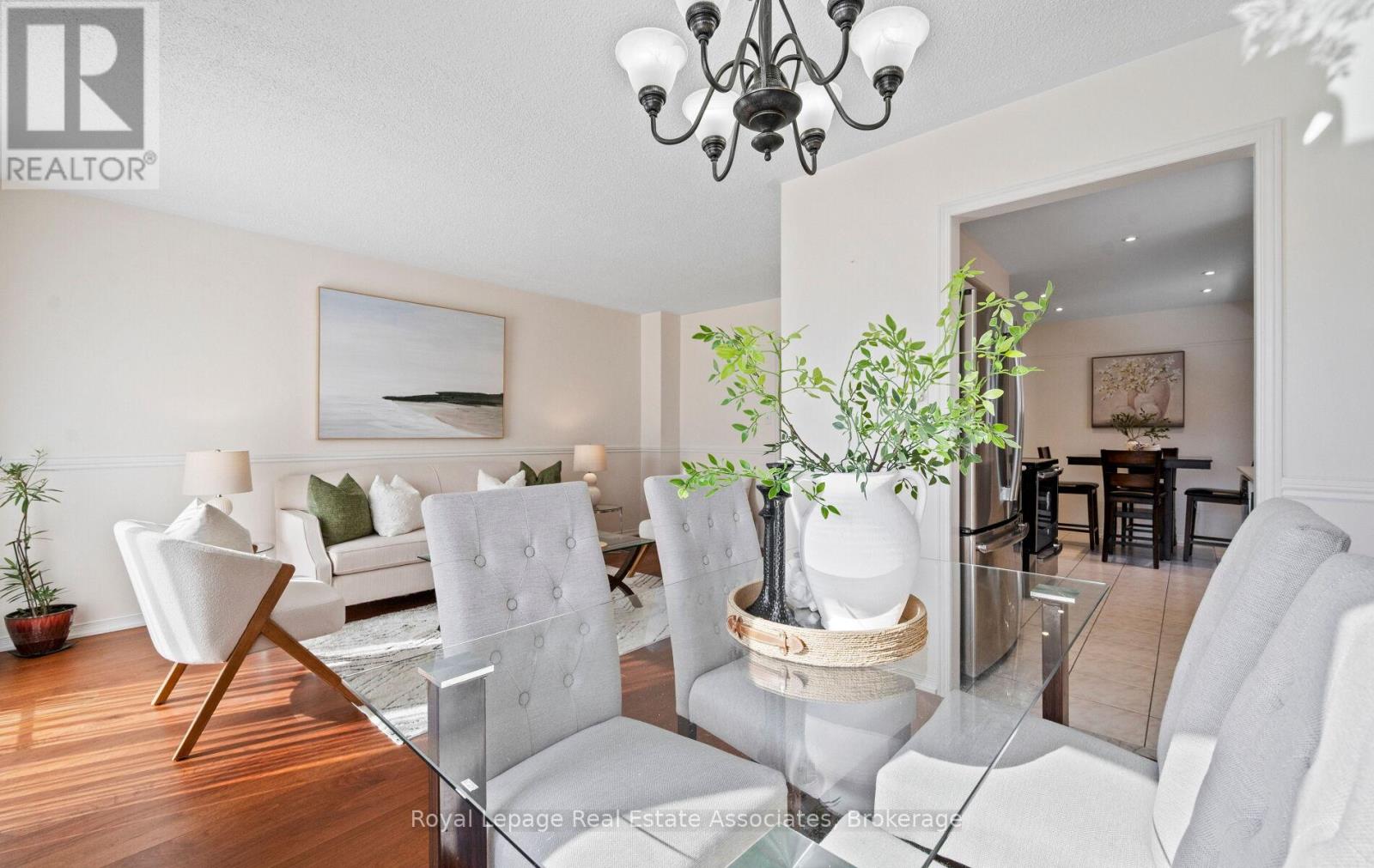 144 Genesee Drive, Oakville, Ontario  L6H 5Y9 - Photo 7 - W12851668