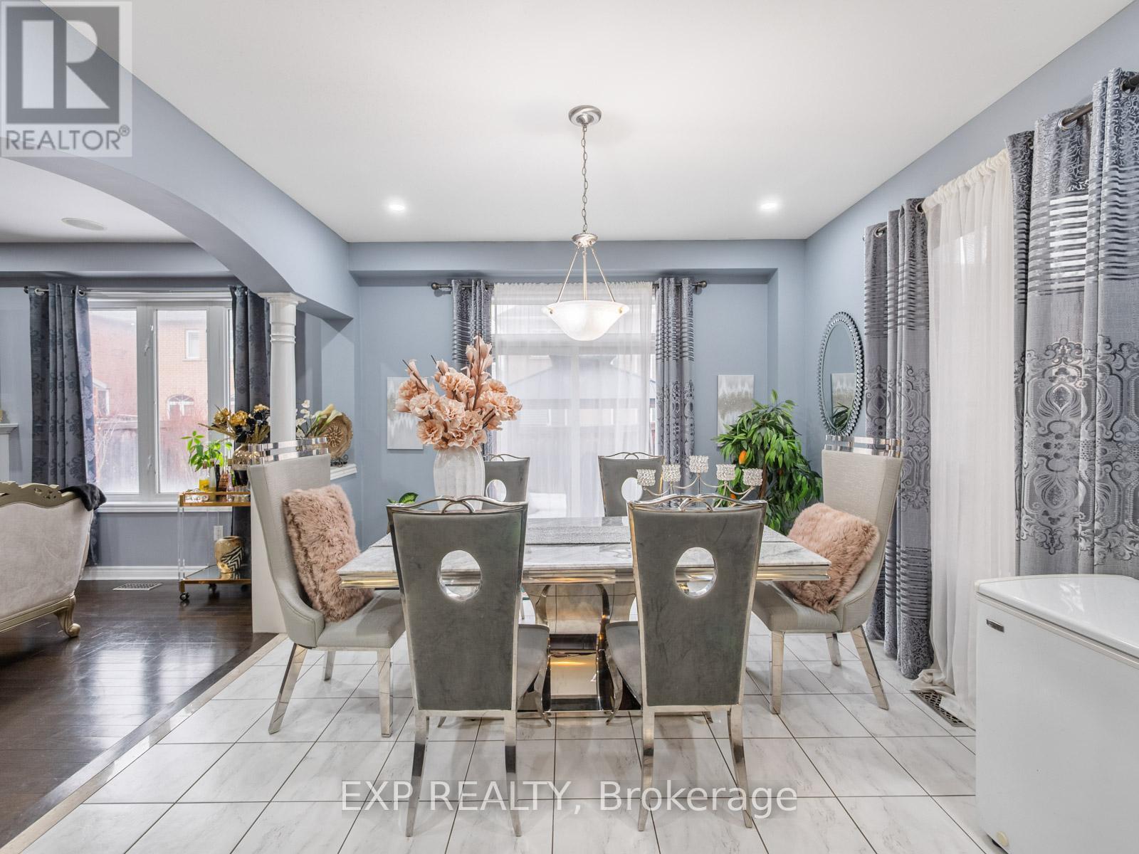 6 Bainsville Circle, Brampton, Ontario  L6P 3A5 - Photo 12 - W12851684