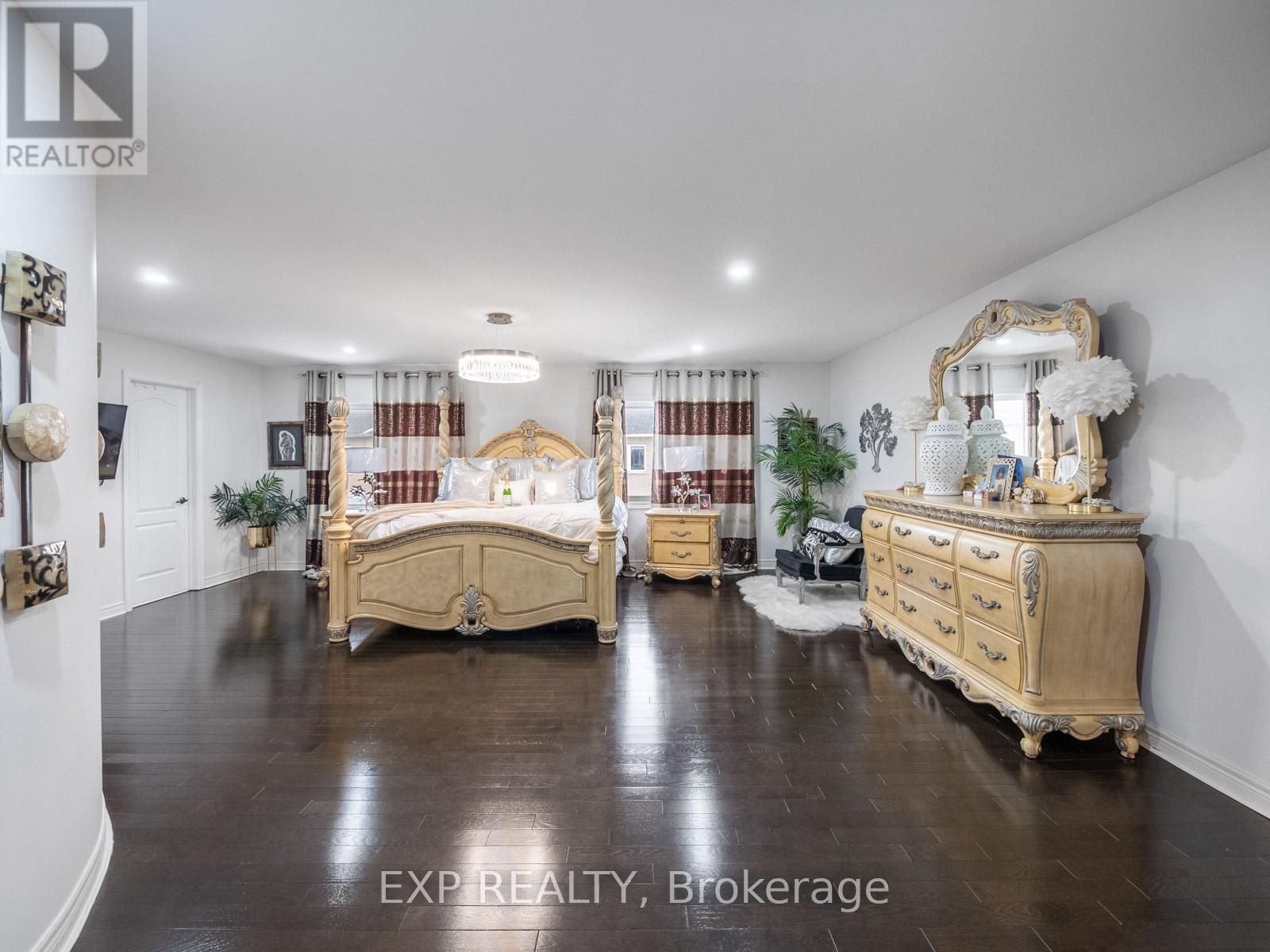 6 Bainsville Circle, Brampton, Ontario  L6P 3A5 - Photo 20 - W12851684