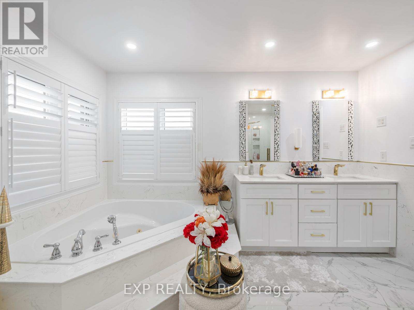 6 Bainsville Circle, Brampton, Ontario  L6P 3A5 - Photo 23 - W12851684