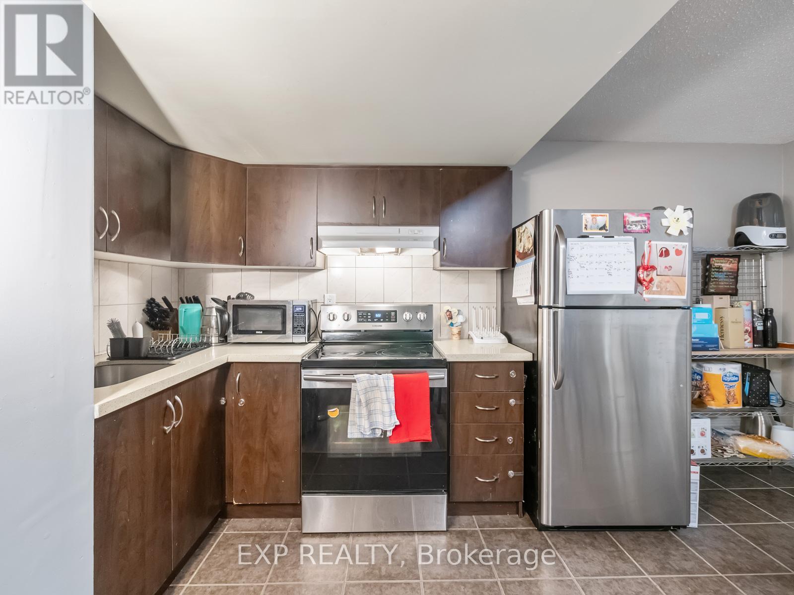 6 Bainsville Circle, Brampton, Ontario  L6P 3A5 - Photo 41 - W12851684