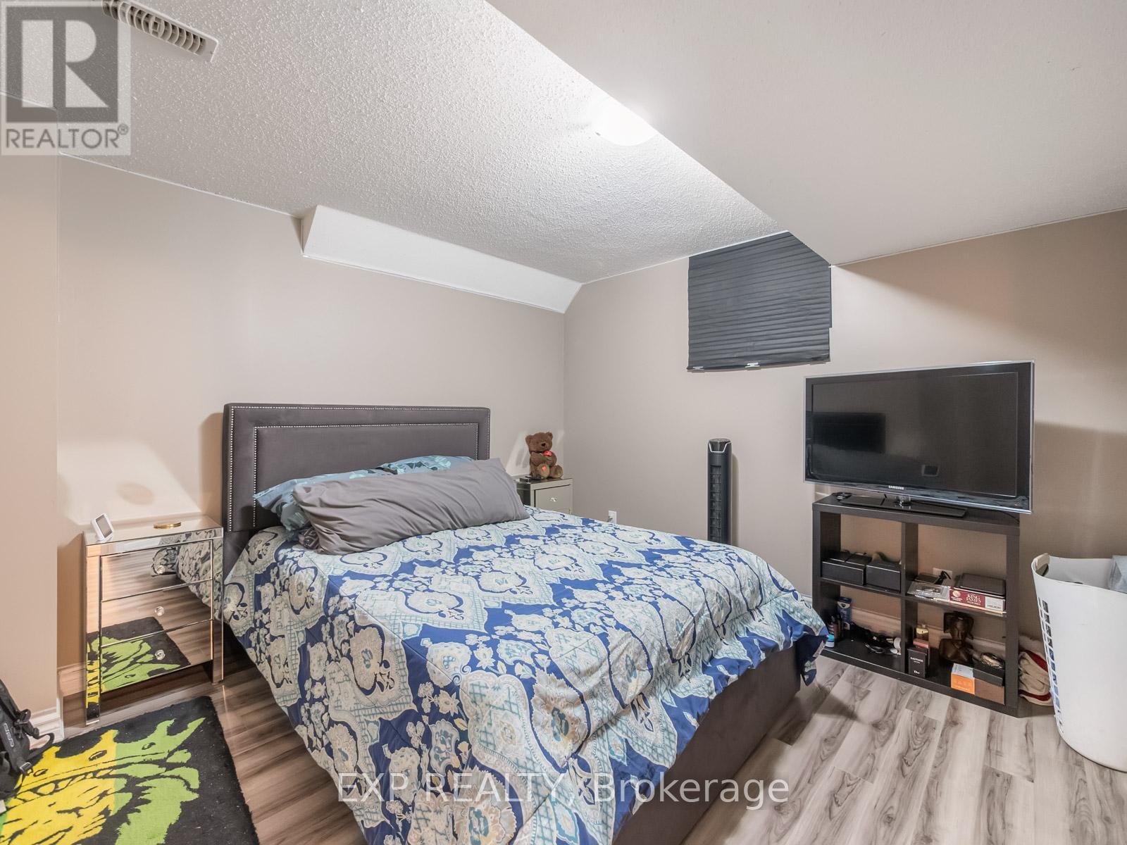 6 Bainsville Circle, Brampton, Ontario  L6P 3A5 - Photo 43 - W12851684