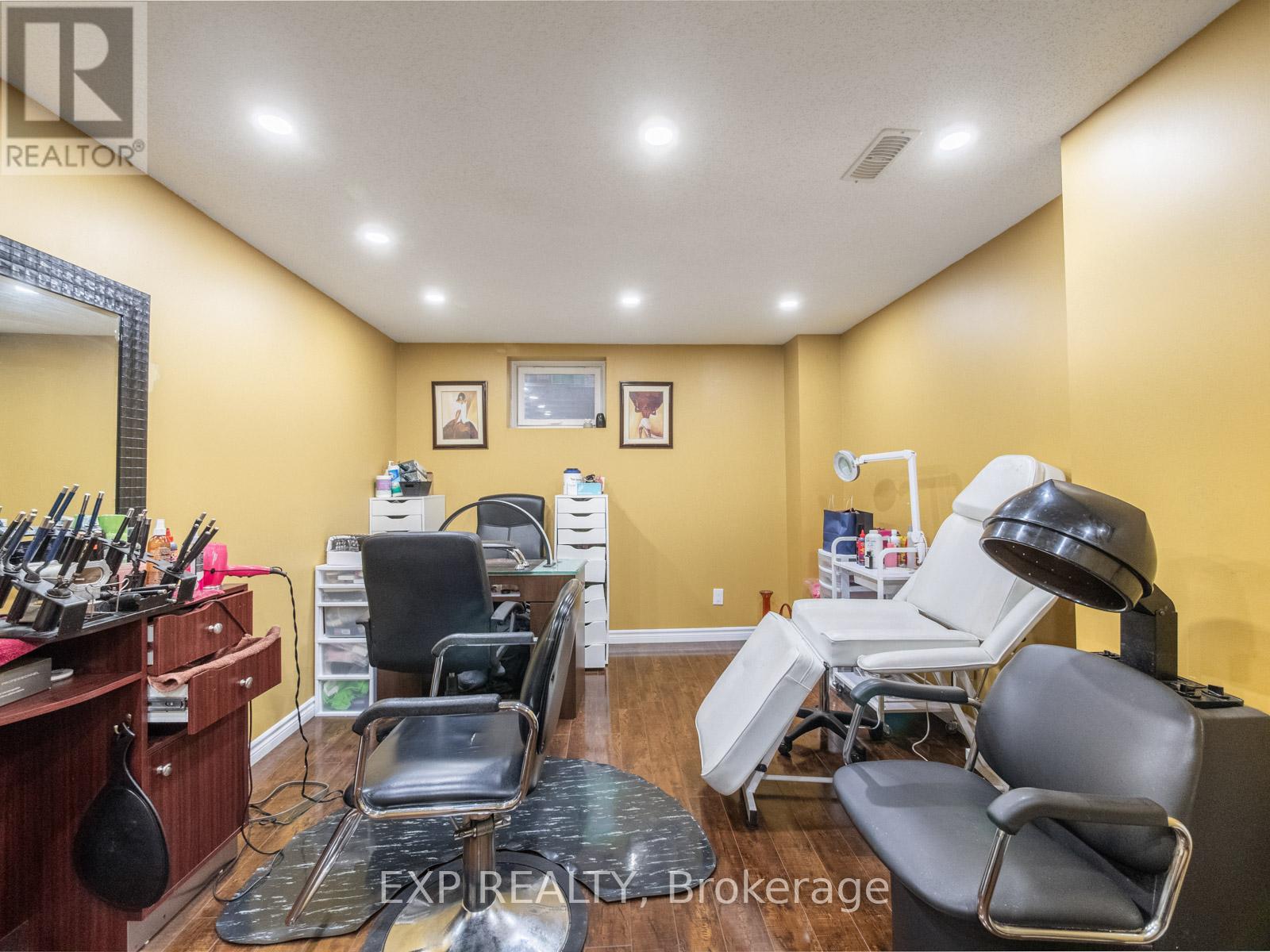 6 Bainsville Circle, Brampton, Ontario  L6P 3A5 - Photo 46 - W12851684