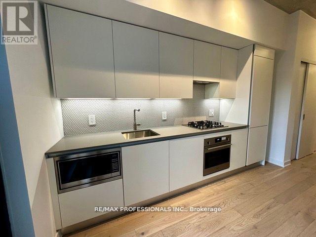 209 - 2720 Dundas Street W, Toronto, Ontario  M6P 0C3 - Photo 2 - W12851700