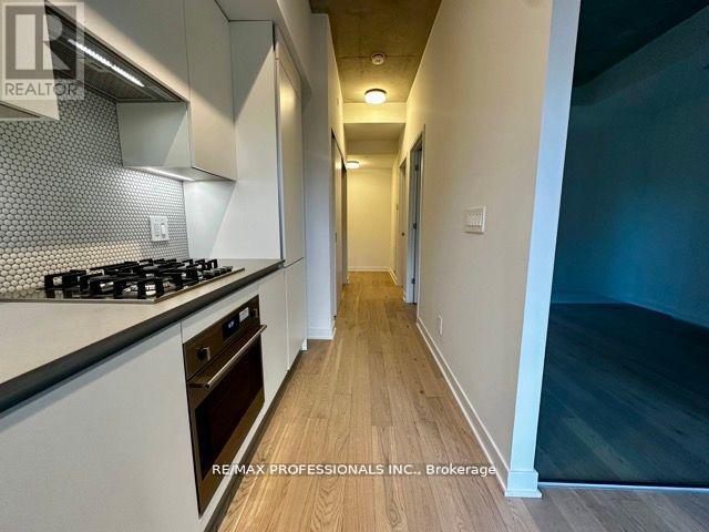 209 - 2720 Dundas Street W, Toronto, Ontario  M6P 0C3 - Photo 3 - W12851700